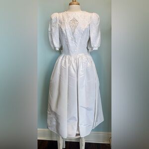 Gunne Sax Jessica McClintock Vintage 80’s embroidered lace v waist wedding dress